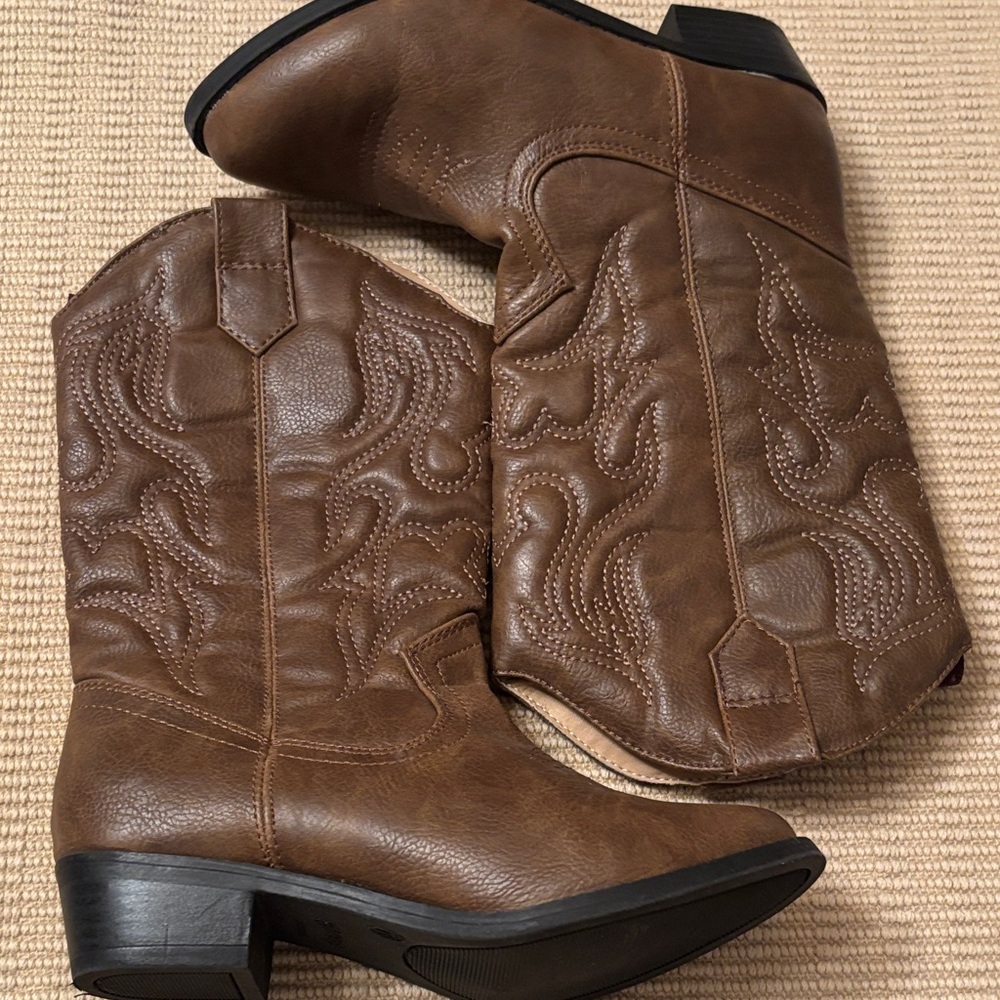Boots Cowboy boys/girls new size 13M faux leather man made materials Faded Glory
